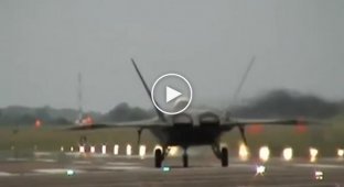 Cool takeoff of the F22 Raptor fighter