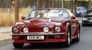 Кабриолет Aston Martin, которым владел Дэвид Бекхэм, выставили на продажу (11 фото)