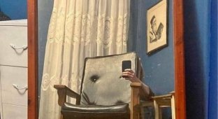 People are trying to sell mirrors (15 photos)