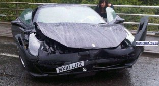 Очередная Ferrari 458 Italia была разбита в Великобритании (3 фото)