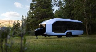 Apple and Tesla engineers presented a 7-meter electric camper (6 photos + 1 video)