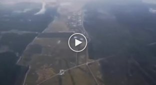 Прилет авиабомб JDAM по КП и складу БК российских военных на левом берегу Херсонской области