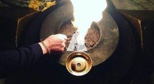 Студенты из Армавира раскурили кальян от Вечного огня (2 фото)