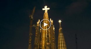 The Sagrada Familia was opened and consecrated in Barcelona: the world-famous building took almost 150 years to build