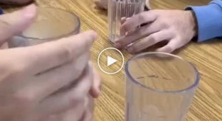 A very interesting and unusual trick with glasses