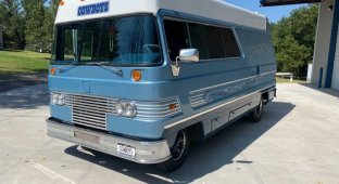 One of 12 Dodge Starcraft campers will be put up for auction (13 photos)
