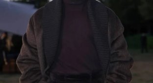 People назвав «найсексуальнішим чоловіком» зірку серіалу «Бріджертони» Джонатана Бейлі (2 фото)