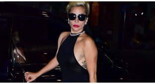 Эпатажная Леди Гага появилась на публике в прозрачном платье (10 фото)