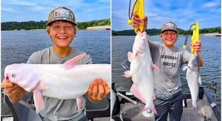 15-летний рыбак вытащил из воды редкую рыбу-альбиноса (4 фото)