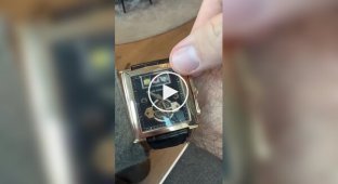 Наручные часы с «одноруким бандитом»