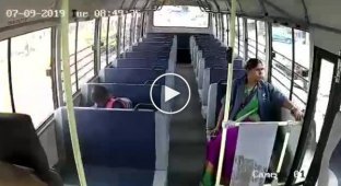 Типичная поездка на индийском автобусе
