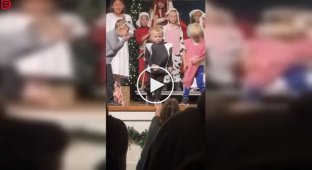 Забавный случай на рождественском спектакле