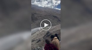 Відео тримає у напрузі до самого кінця
