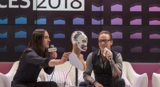 На выставке CES 2018 представили модульного секс-робота (4 фото + видео)