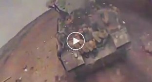Бахмутское направление, прилет украинского дрона-камикадзе по российской БМД с десантом на броне