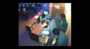 Дети грабители напали на компьютерный клуб. Тайвань
