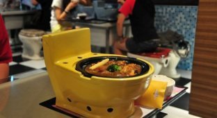 Strange serving of food in cafes and restaurants (24 photos)