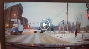 «На запрещающий желтый сигнал светофора»: ДТП с участием машины скорой помощи