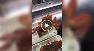 A crab escaped from its packaging in a store.