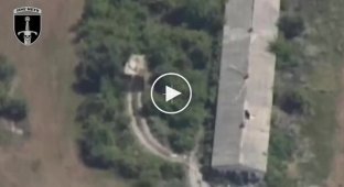 Ukrainian defenders from the HIMARS MLRS destroyed the enemy BC squad