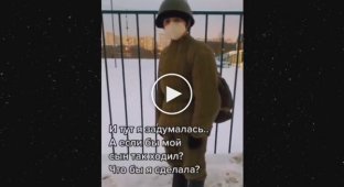 Забавный паренек, который ежедневно ходит в необычном наряде, похожем на одежду советского солдата