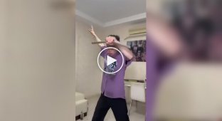 Судя по лицу, ну наконец-то научился