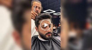 Когда парикмахер не замечает остриженные волосы на лице клиента