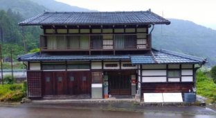 Уютный домик в горах Японии продают всего за 2700 долларов (4 фото)