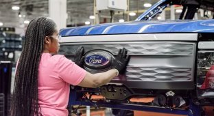 Зелёная повестка - это дорого. Ford может потерять на электромобилях более $5 млрд в 2025 году (1 фото)
