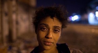 Slums of Rio: “Say no to crack!” (15 photos)