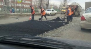 После «прямой линии» с Путиным в Омске в спешке начали ремонтировать дороги (2 фото)