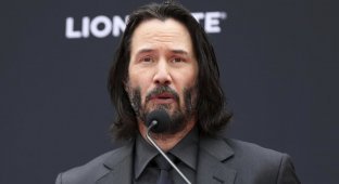 Keanu Reeves turned to the police to protect him from annoying relative (2 photos)