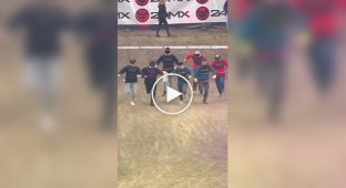 Соревнования по «хобби-мотокроссингу» в Венгрии