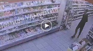 The adventure of a smiling cheese lover in the Izhevsk store