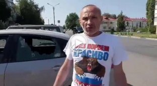 Россиянин в футболке с надписью Всех порвем красиво жалуется на прилет в Белгороде