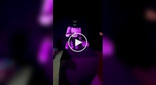 Компанія Tesla випадково розкрила, що їх роботами керують дистанційно