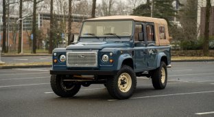 Дуже дорогий рестмод старого Land Rover Defender (29 фото)
