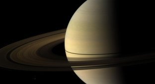 Снимки Сатурна и его спутников (30 фото)