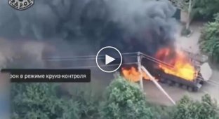 Мощная детонация российского самоходного миномета Тюльпан после попадания украинского дрона