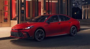 Toyota decided not to change the design of its models for 9 years (1 photo)