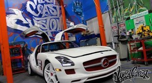 West Coast Customs затюнили Mercedes-Benz SLS AMG для репера Tyga (17 фото + видео)