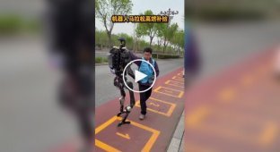 A robot race was held in Beijing