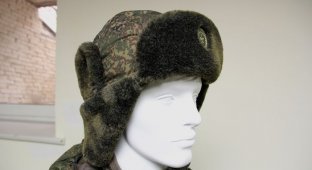 Солдаты изучают возможности ношения новой шапки-ушанки (8 фото)
