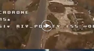 Российская армейская машина пытается уйти от украинского FPV-дрона, но попадает в гораздо худшую ситуацию