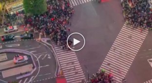 What the busiest pedestrian crossing looks like