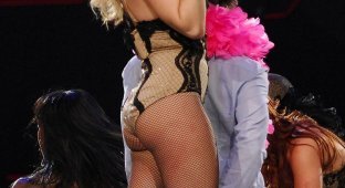 Britney Spears на концерте (8 фотографий)