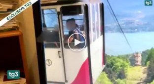 Видео с моментом аварии на канатной дороге в Италии в мае