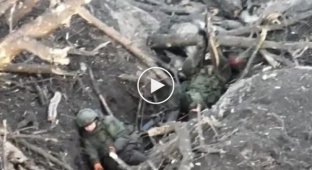 Soldiers of the 30th Mechanized Infantry Brigade destroyed a group of Russian invaders with precise drops from a drone.