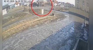 В Ингушетии частный дом в прямом смысле взлетел на воздух из-за взрыва газа (3 фото + 1 видео)
