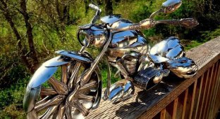 Мотоцикл из ложек (7 фото)